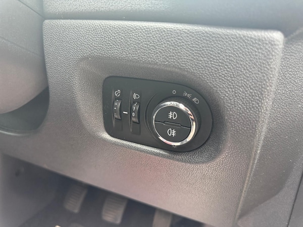 Used Vauxhall Corsa 2013 for sale - 75589335: Photo 21