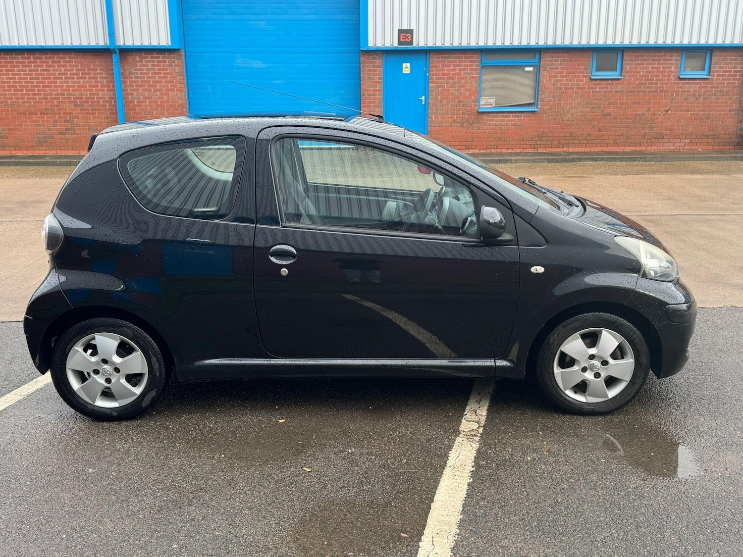 Used Toyota AYGO 2009 for sale - 76550548: Photo 4
