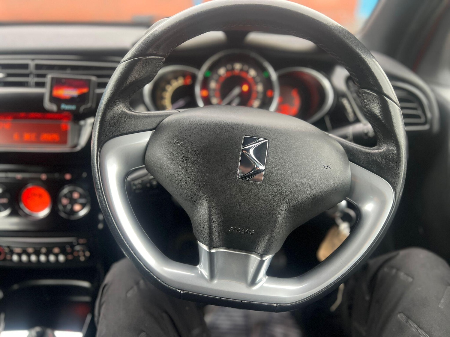 Used Citroen DS3 2012 for sale - 76850332: Photo 16