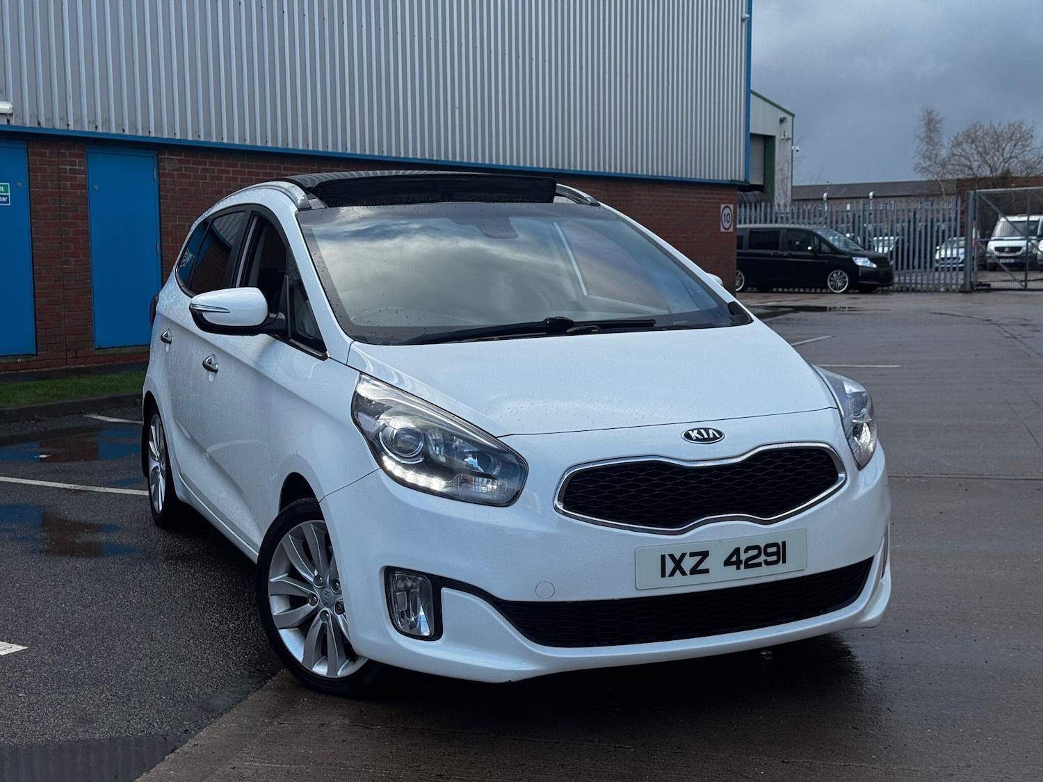 Used Kia Carens 2014 for sale - 77633054: Photo 10