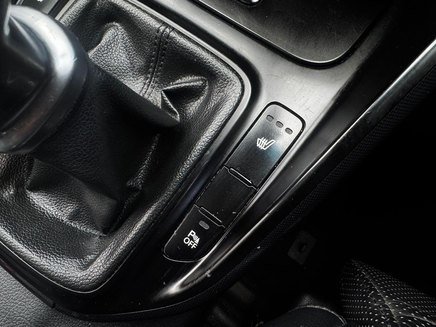 Used Kia Carens 2014 for sale - 77633054: Photo 20