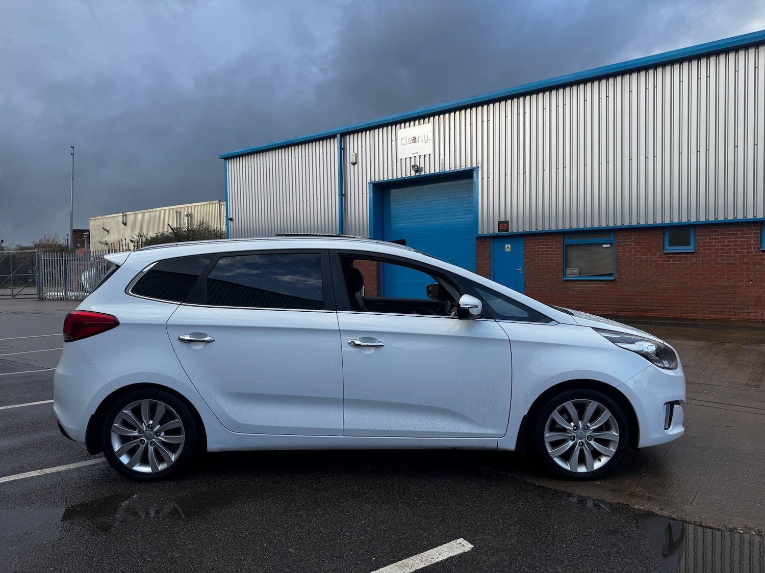 Used Kia Carens 2014 for sale - 77633054: Photo 3