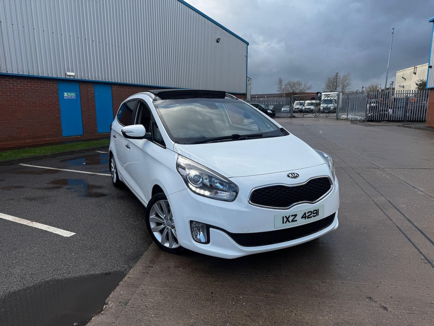 Used Kia Carens 2014 for sale - 77633054: Photo 5