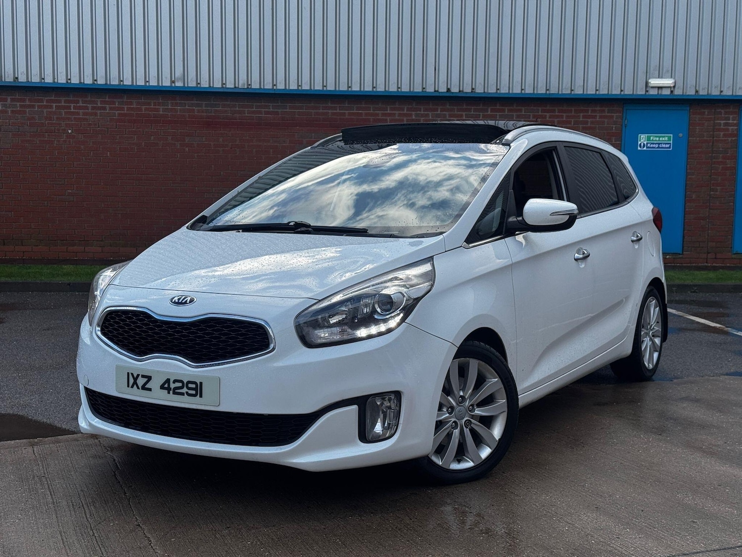 Used Kia Carens 2014 for sale - 77633054: Photo 6