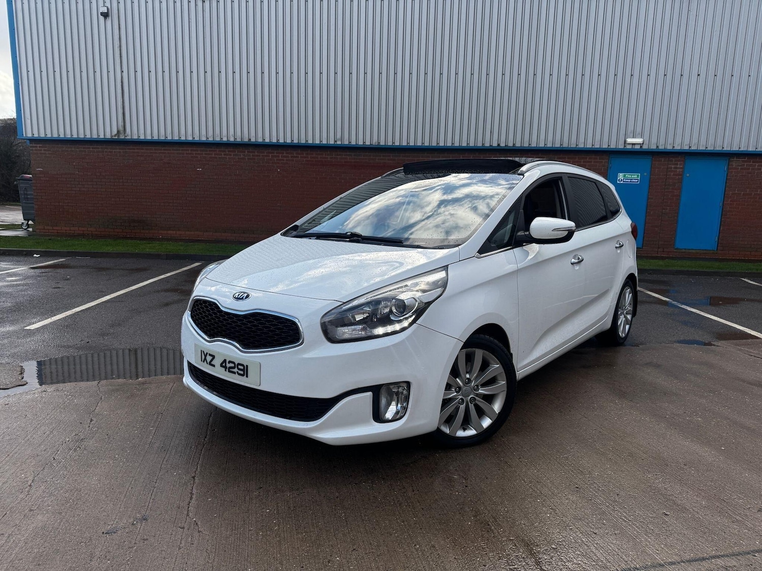 Used Kia Carens 2014 for sale - 77633054: Photo 9