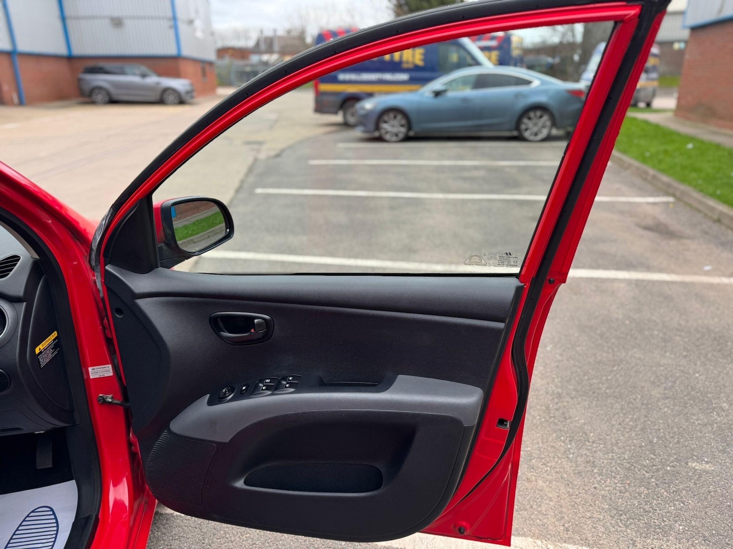 Used Hyundai i10 2012 for sale - 76965190: Photo 16