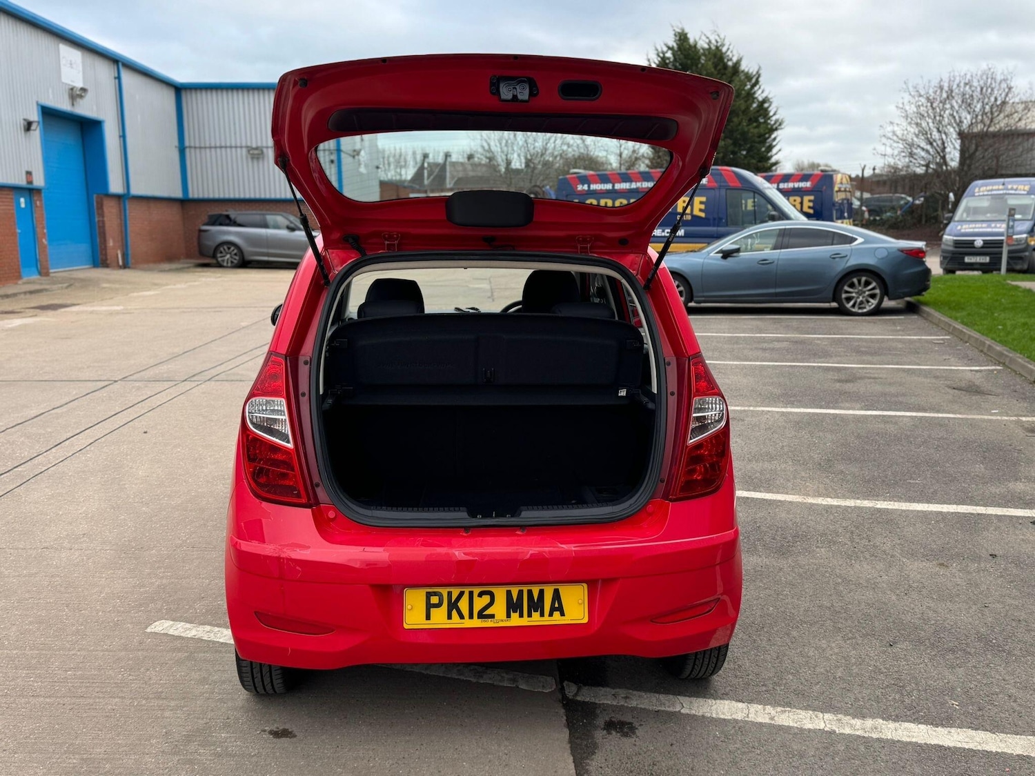 Used Hyundai i10 2012 for sale - 76965190: Photo 25