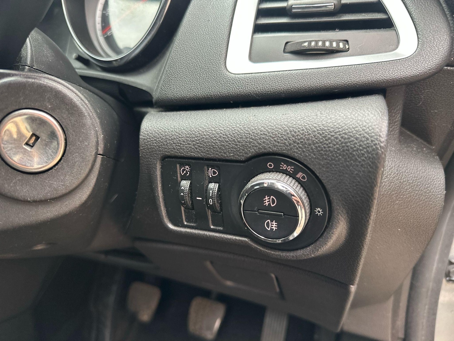 Used Vauxhall Astra 2011 for sale - 76743419: Photo 13