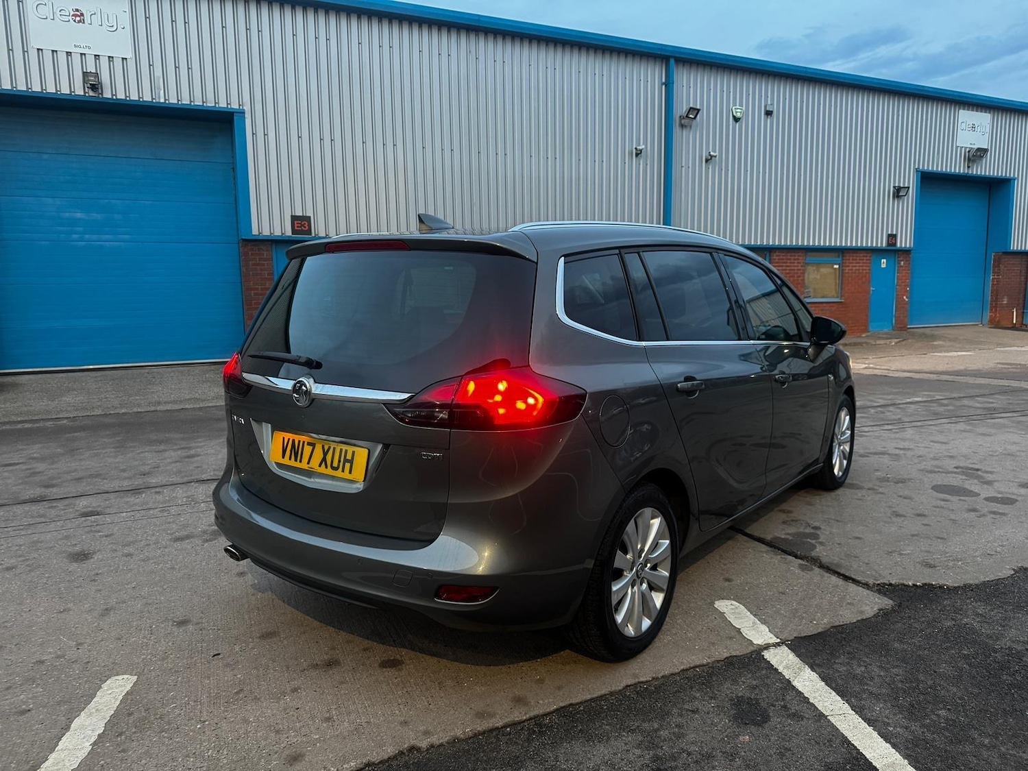 Used Vauxhall Zafira 2017 for sale - 77203010: Photo 5
