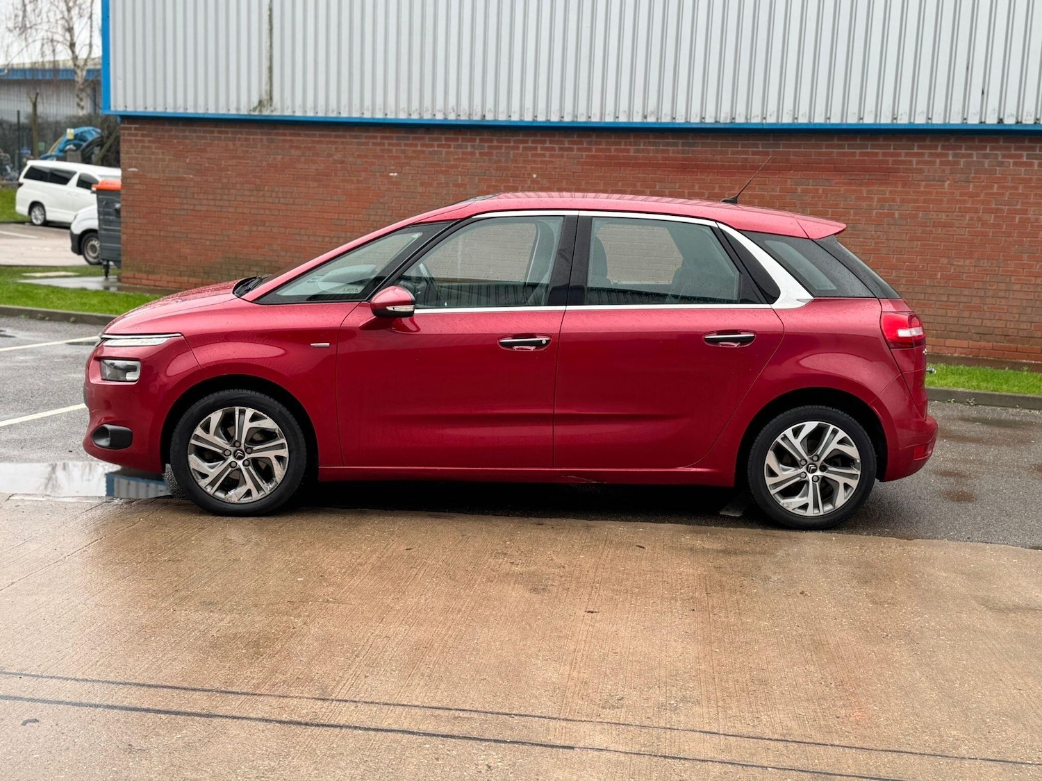 Used Citroen C4 Picasso 2013 for sale - 77290719: Photo 3