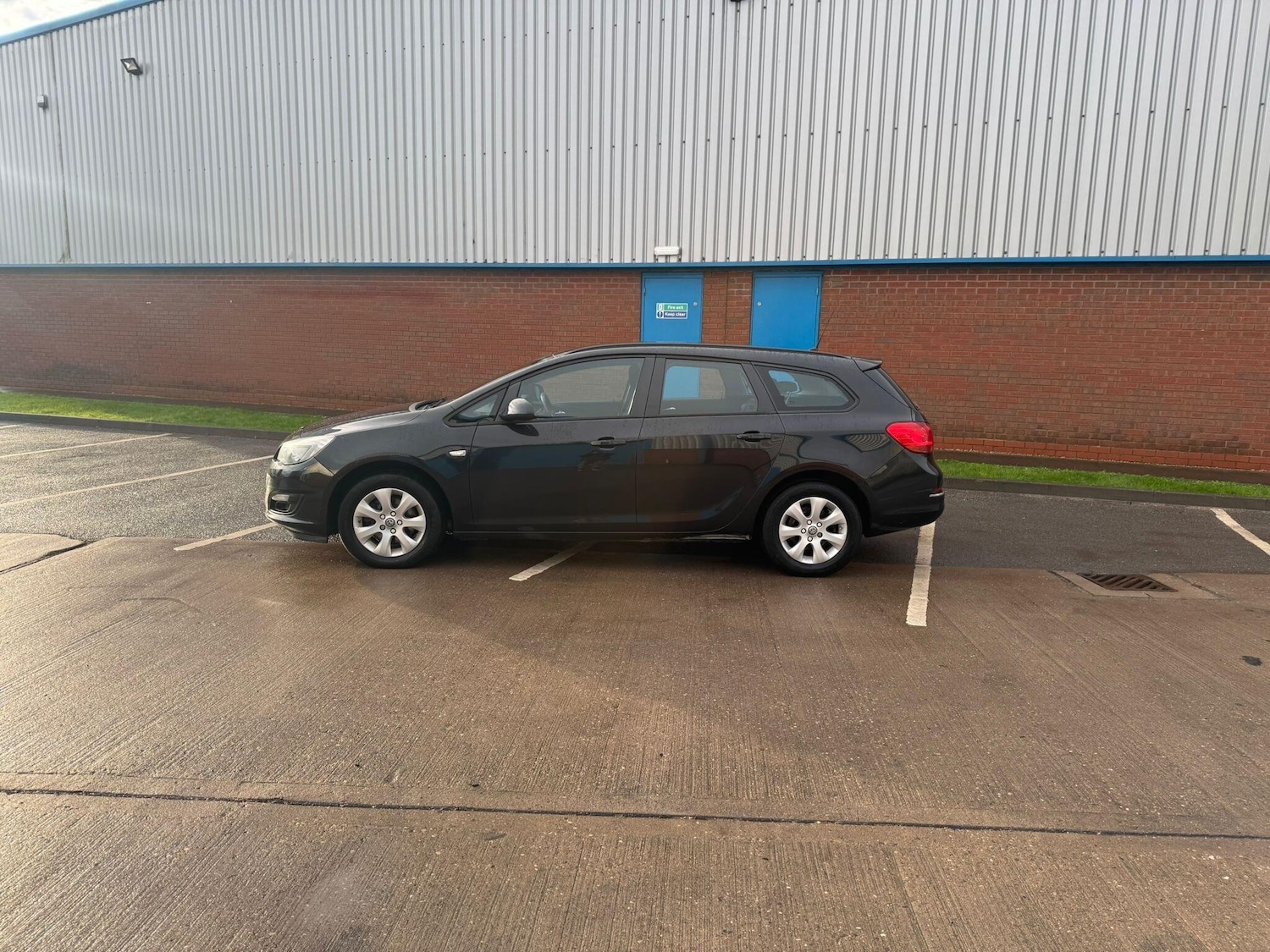 Used Vauxhall Astra 2015 for sale - 76728749: Photo 3