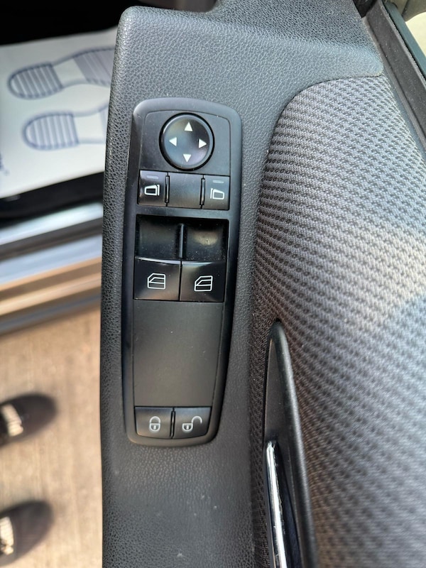 Used Mercedes-Benz A-Class 2011 for sale - 76122007: Photo 20