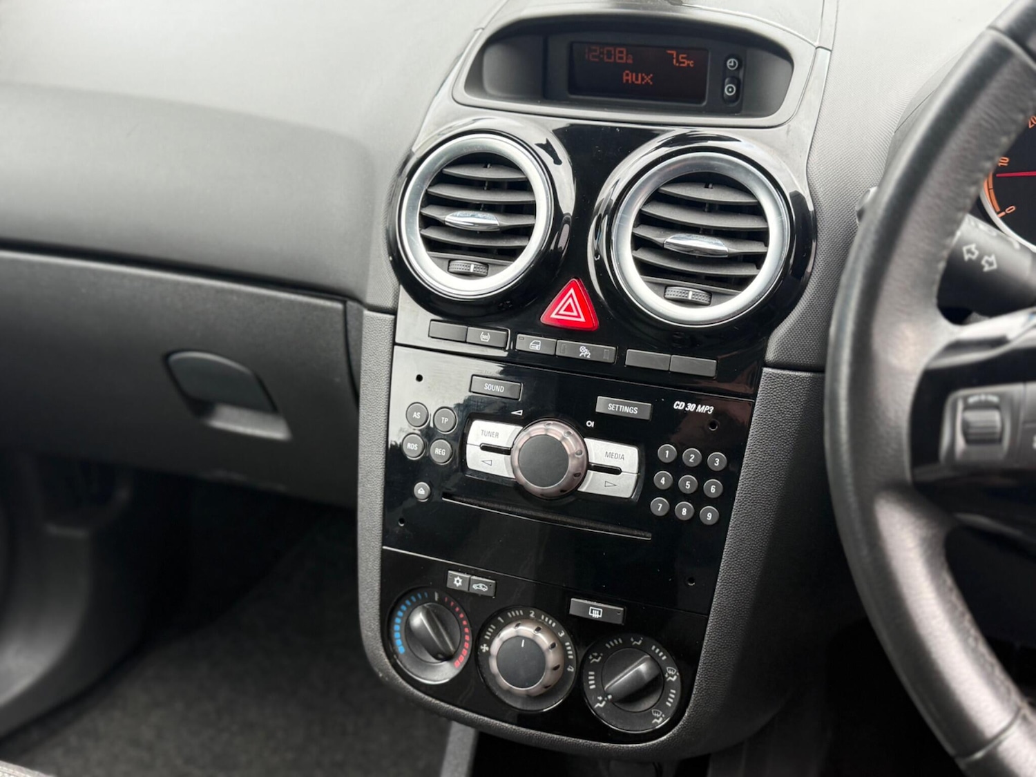 Used Vauxhall Corsa 2014 for sale - 77957577: Photo 37