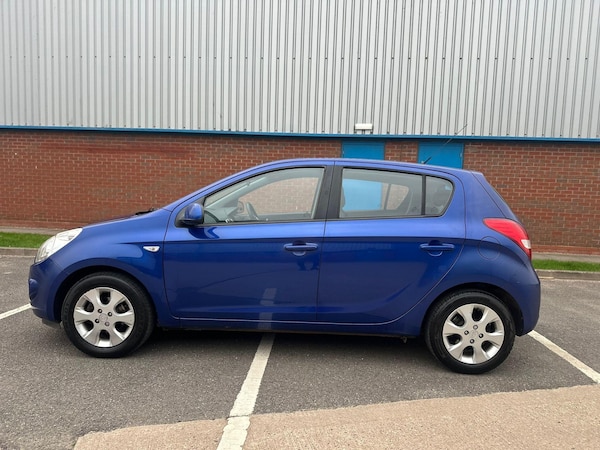 Used Hyundai i20 2011 for sale - 76251175: Photo 3