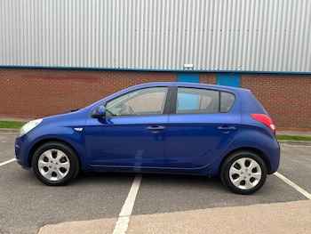 Used Hyundai i20 2011 for sale - 76251175: Photo 3