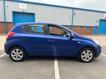 Used Hyundai i20 2011 for sale - 76251175: Photo 4