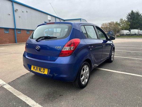 Used Hyundai i20 2011 for sale - 76251175: Photo 8