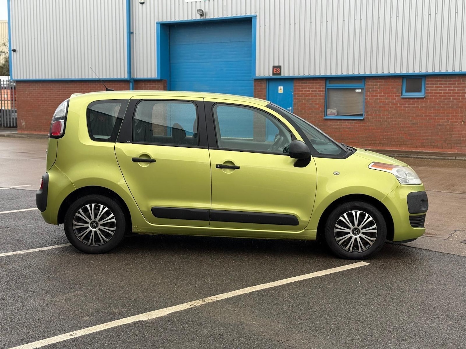 Used Citroen C3 Picasso 2009 for sale - 76388808: Photo 4