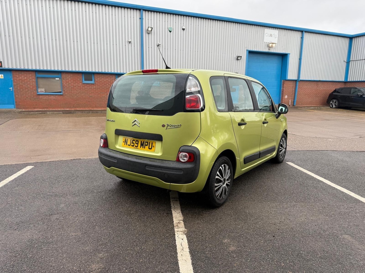 Used Citroen C3 Picasso 2009 for sale - 76388808: Photo 6