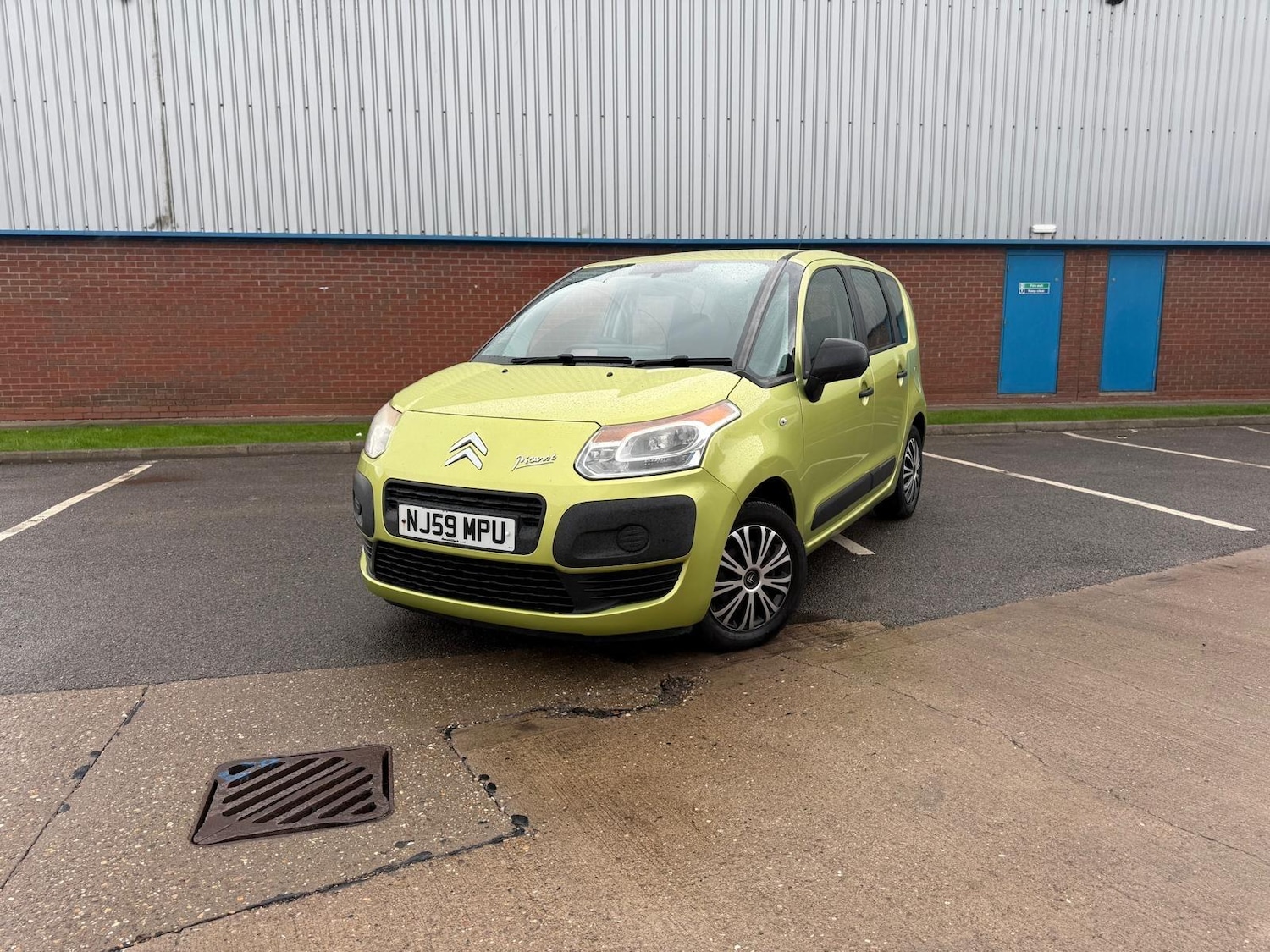 Used Citroen C3 Picasso 2009 for sale - 76388808: Photo 8