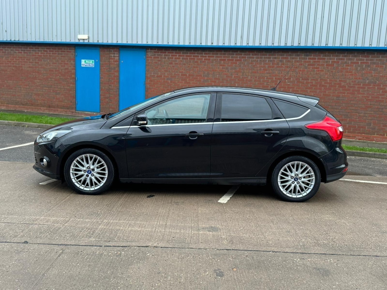 Used Ford Focus 2013 for sale - 76886797: Photo 3