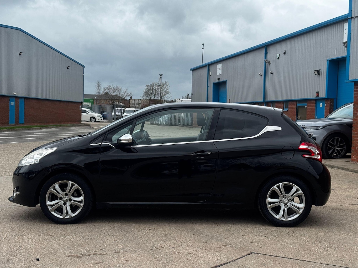 Used Peugeot 208 for sale - 77908534: Photo 3