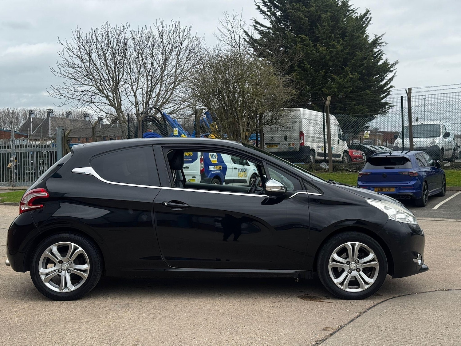 Used Peugeot 208 for sale - 77908534: Photo 4