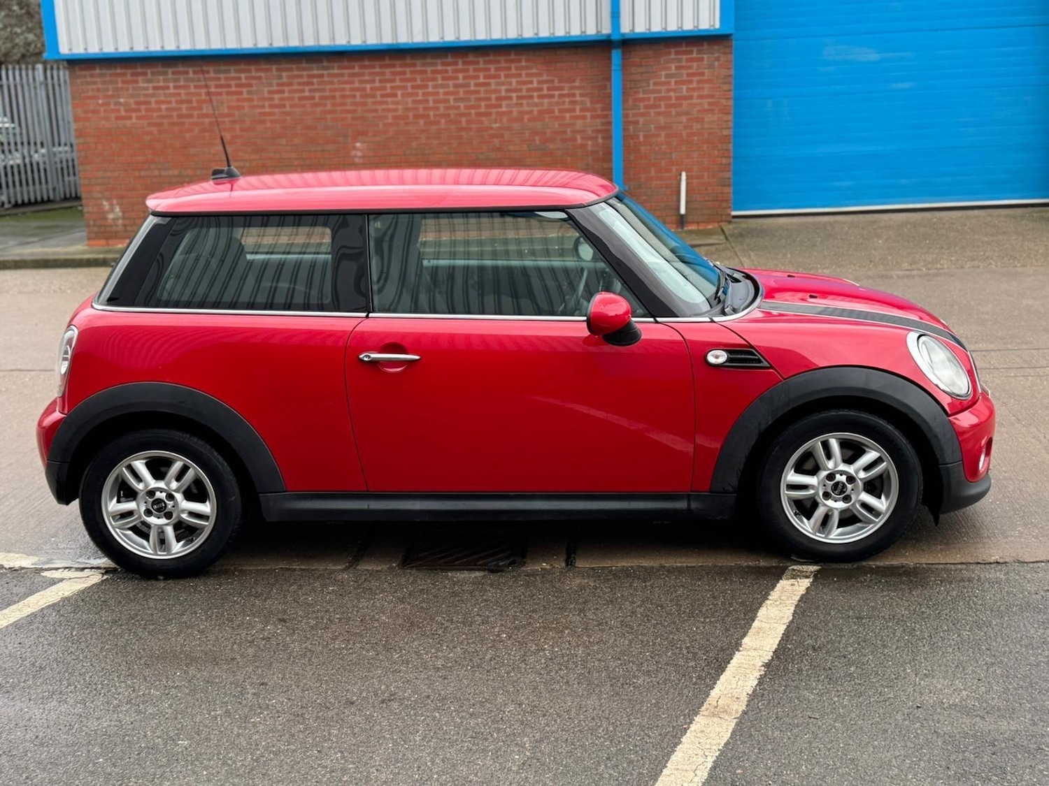 Used MINI Hatch 2011 for sale - 76995134: Photo 4