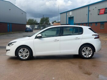 Used Peugeot 308 2015 for sale - 79601474: Photo