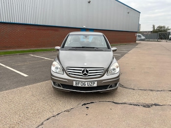 Mercedes-Benz - B Class