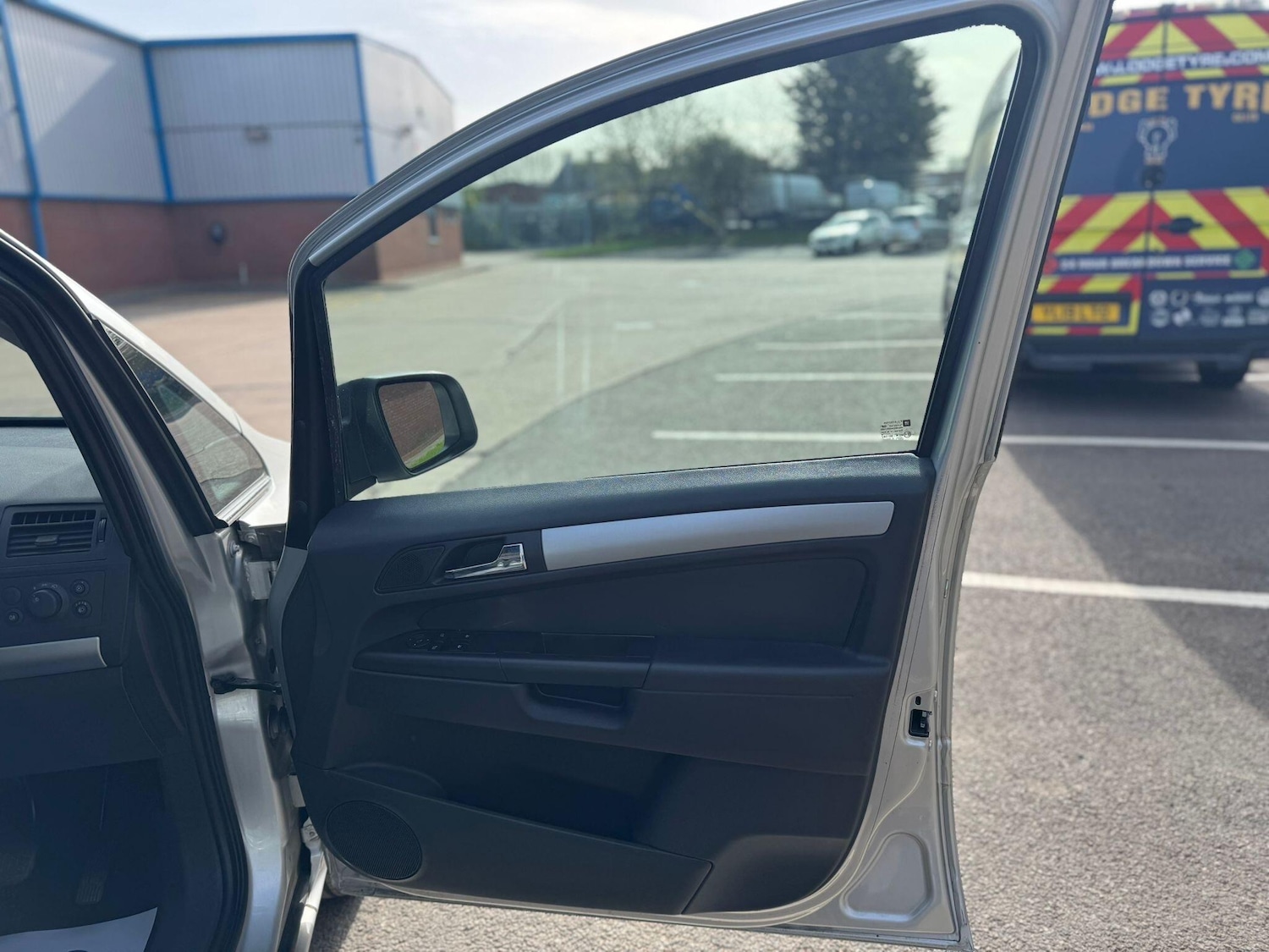 Used Vauxhall Zafira for sale - 78205061: Photo 25