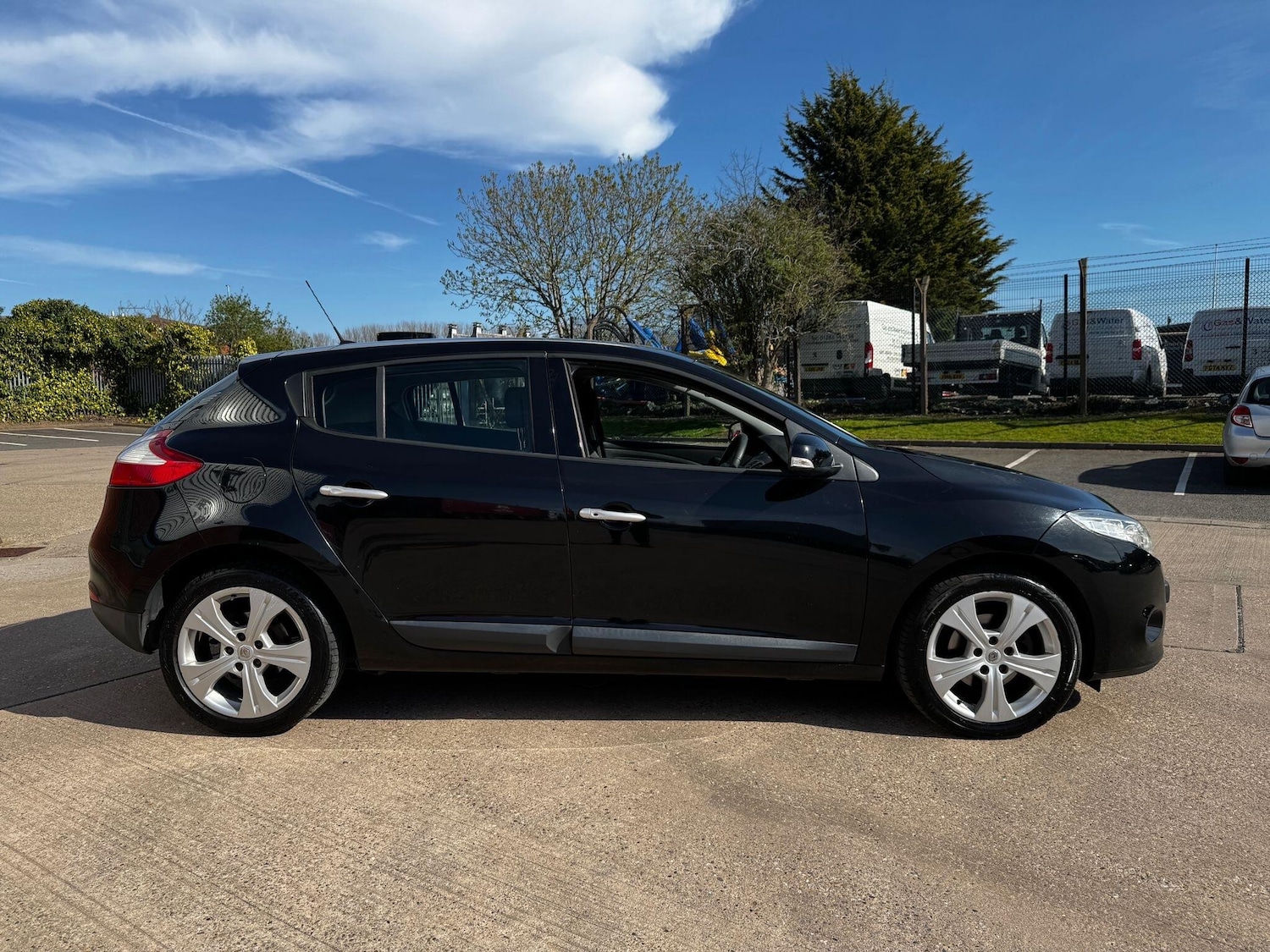 Used Renault Megane 2011 for sale - 78157644: Photo 11