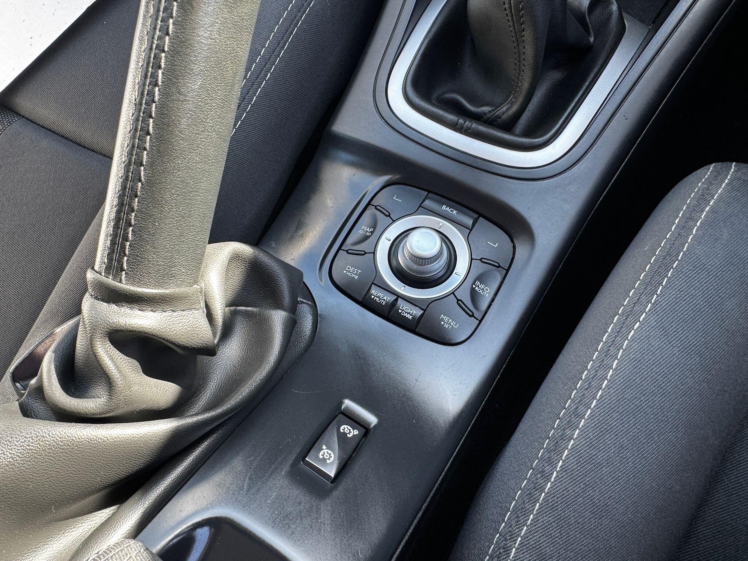 Used Renault Megane 2011 for sale - 78157644: Photo 20