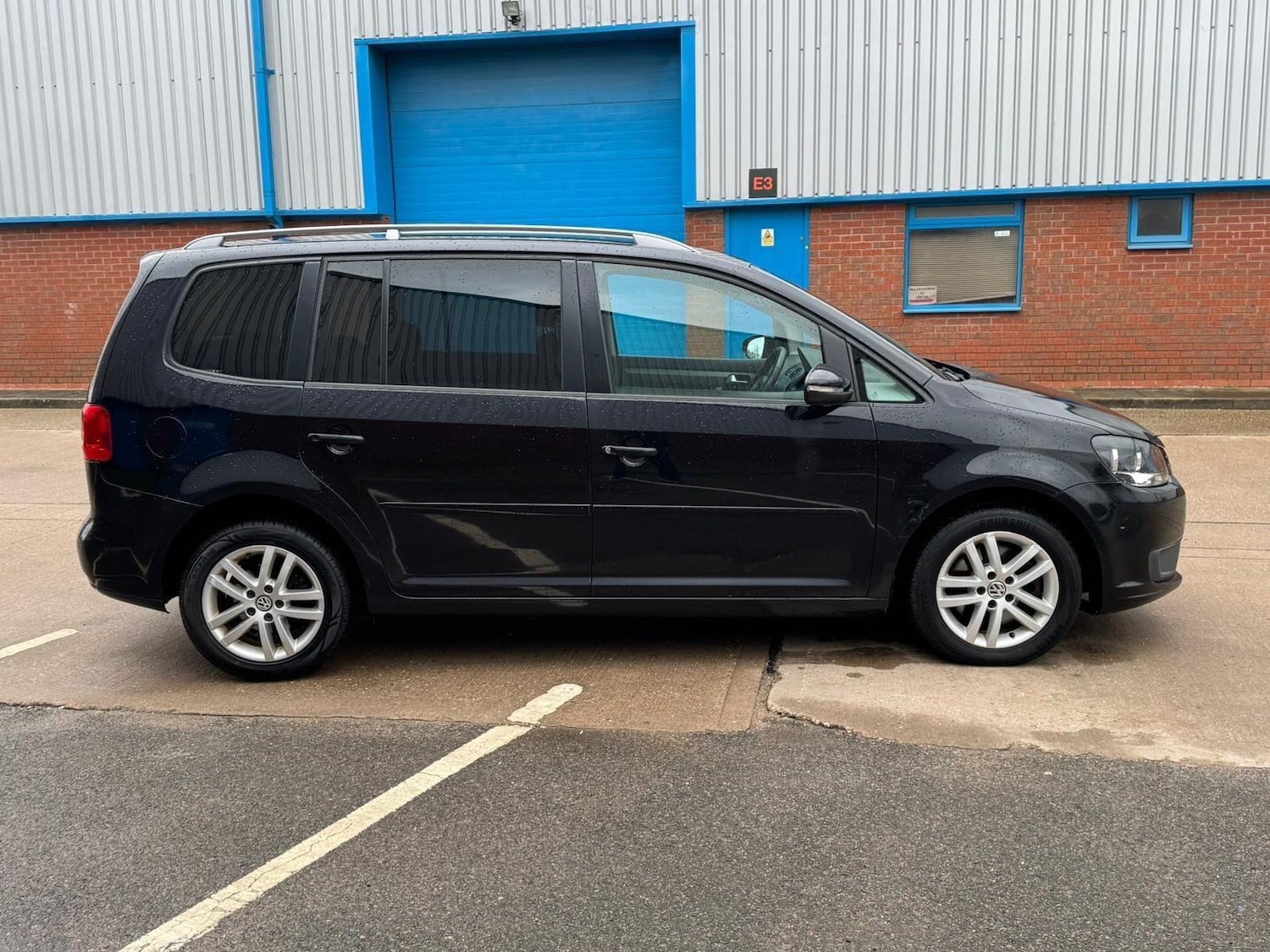 Used Volkswagen Touran 2014 for sale - 77705432: Photo 11