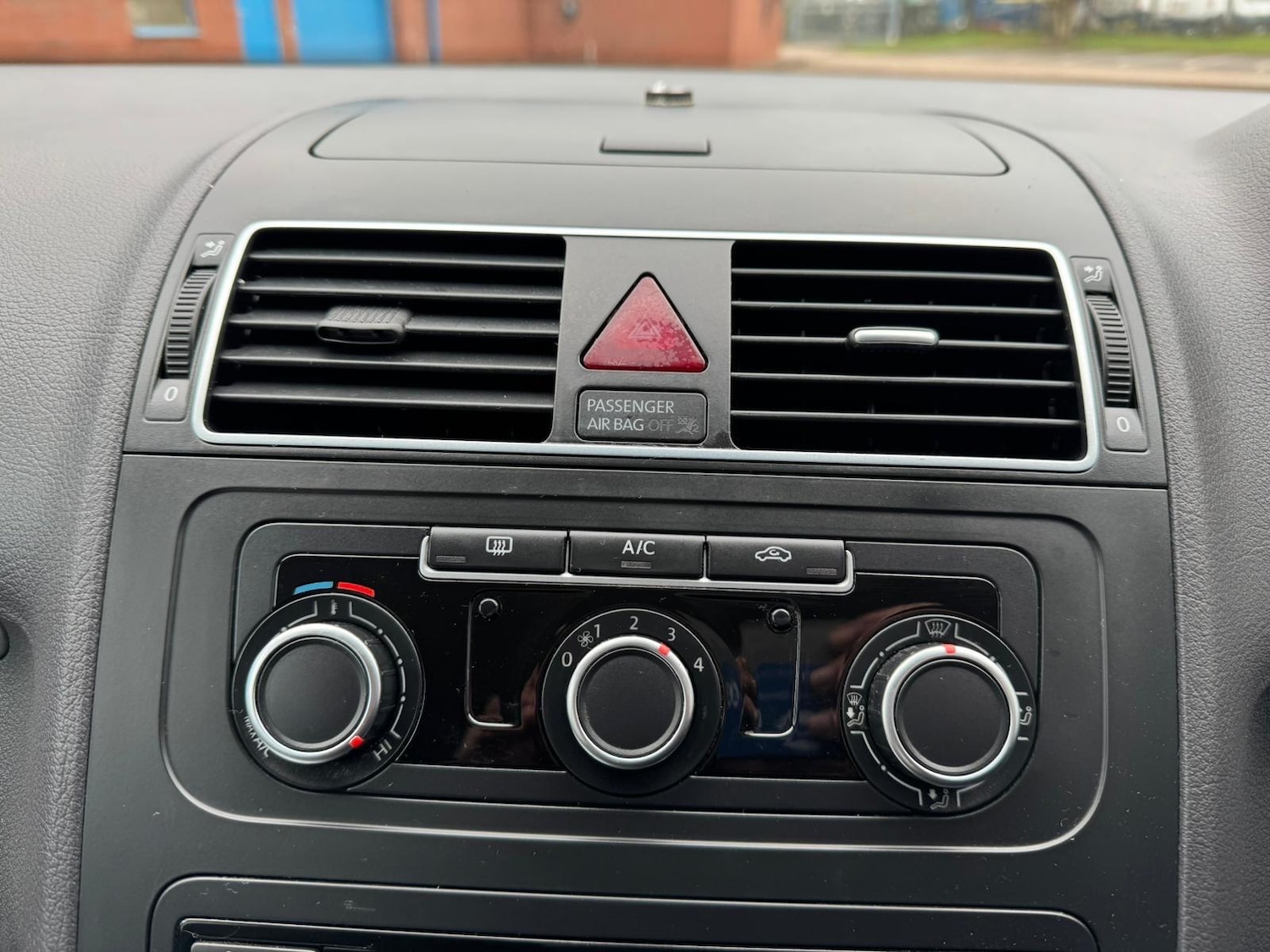 Used Volkswagen Touran 2014 for sale - 77705432: Photo 24