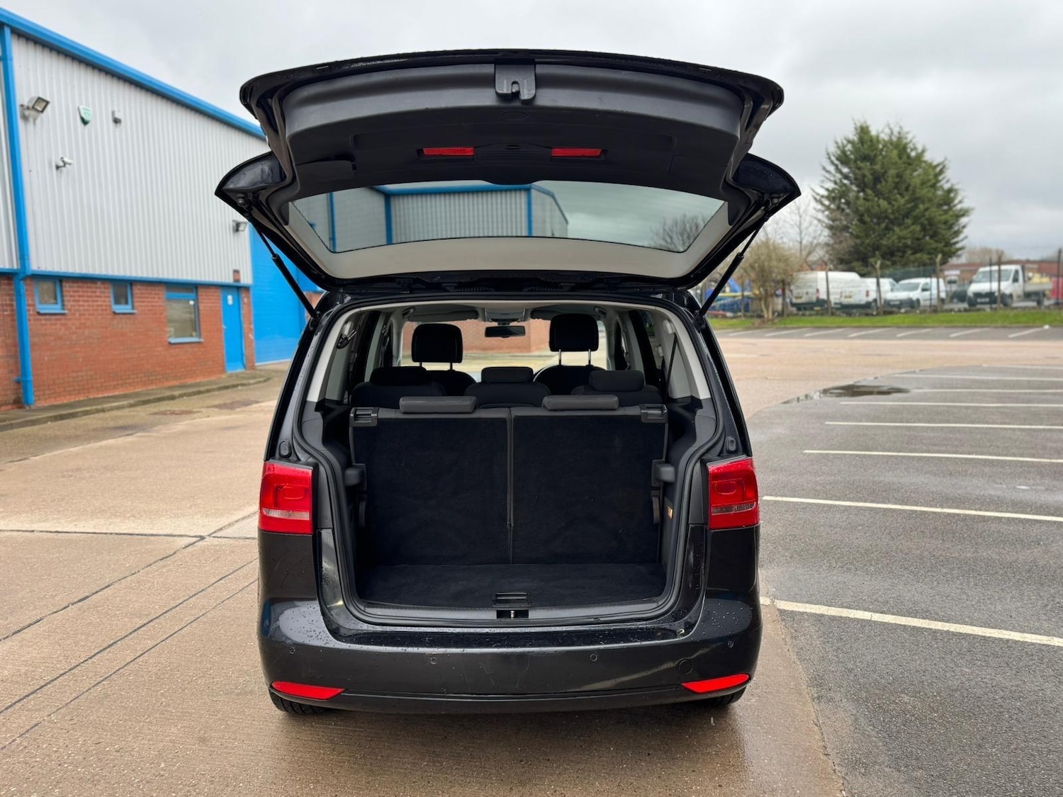 Used Volkswagen Touran 2014 for sale - 77705432: Photo 25