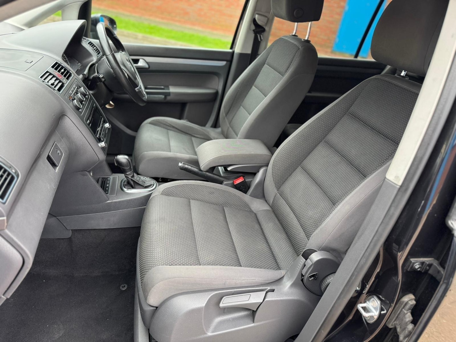 Used Volkswagen Touran 2014 for sale - 77705432: Photo 27