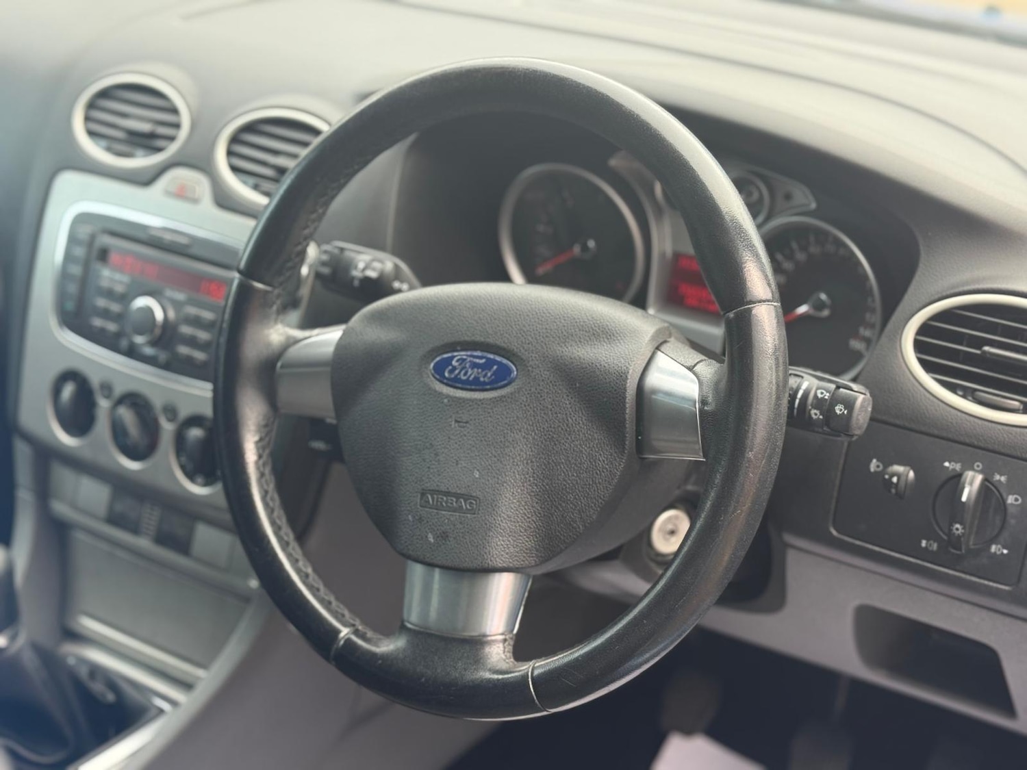 Used Ford Focus 2010 for sale - 76425714: Photo 15