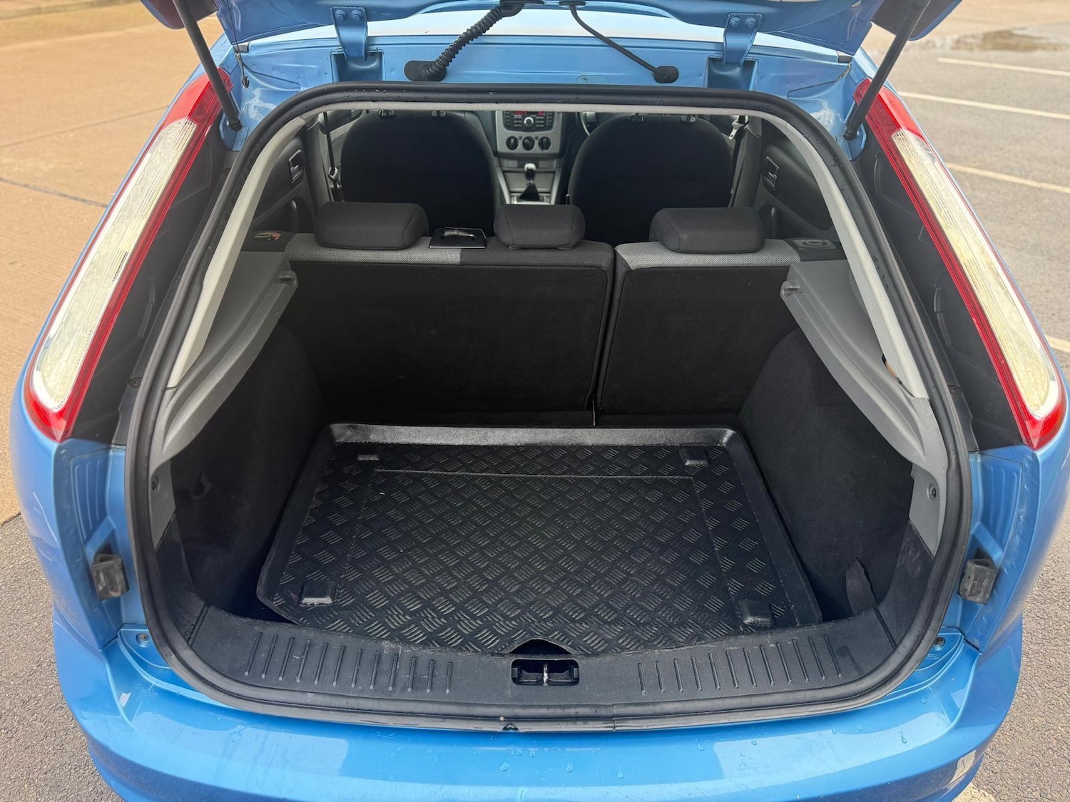 Used Ford Focus 2010 for sale - 76425714: Photo 25