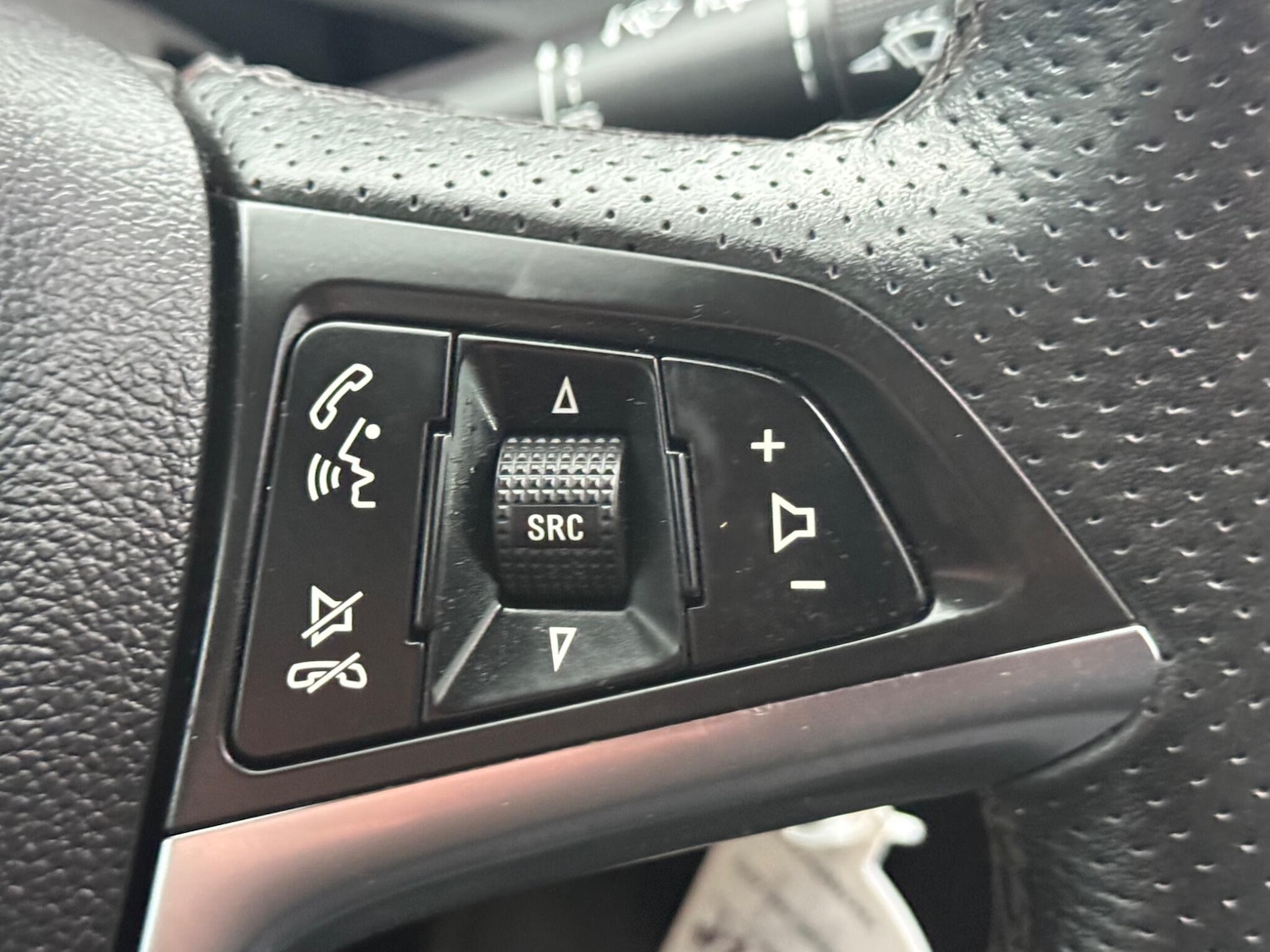 Used Vauxhall Astra 2012 for sale - 77426018: Photo 36