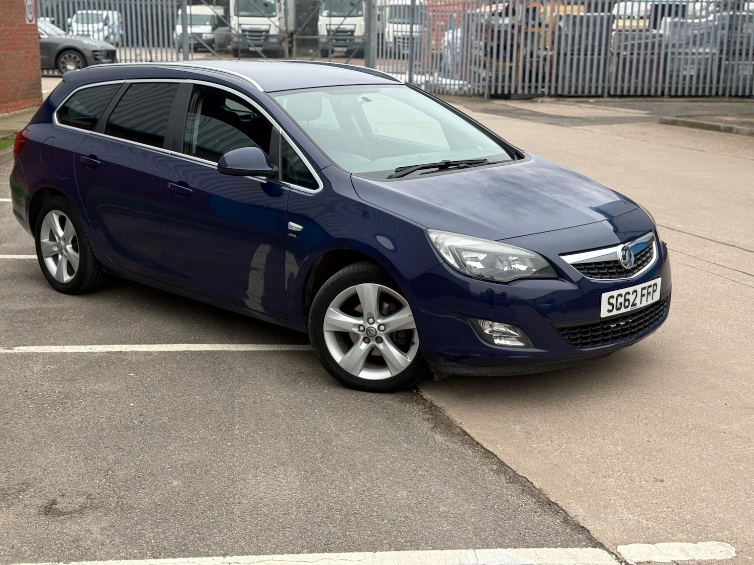 Used Vauxhall Astra 2012 for sale - 77426018: Photo 6