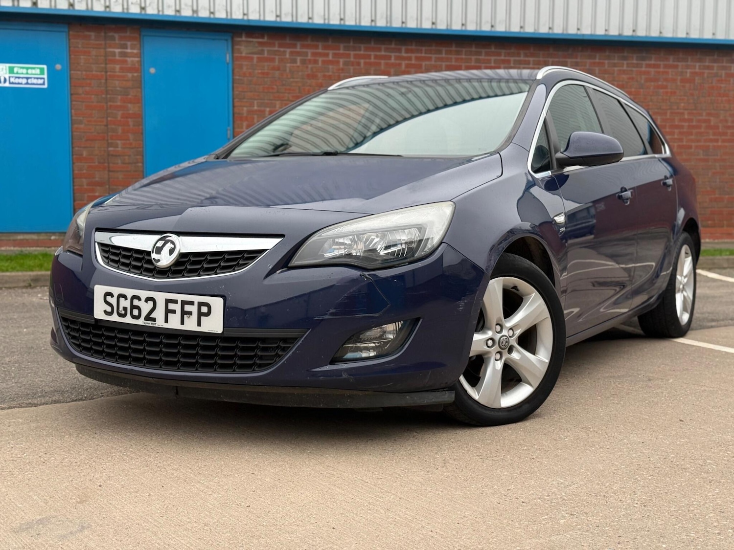 Used Vauxhall Astra 2012 for sale - 77426018: Photo 8