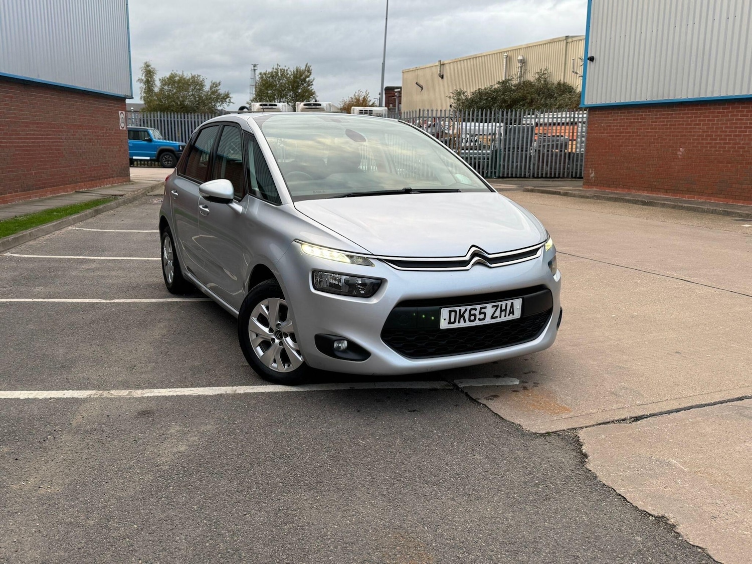 Used Citroen C4 Picasso 2015 for sale - 76512512: Photo 11
