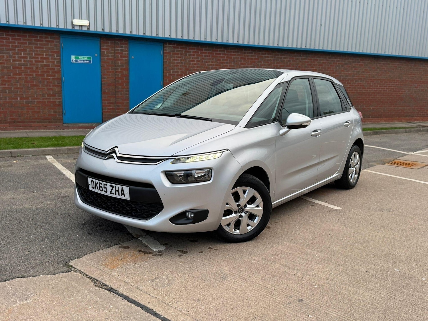 Used Citroen C4 Picasso 2015 for sale - 76512512: Photo 12