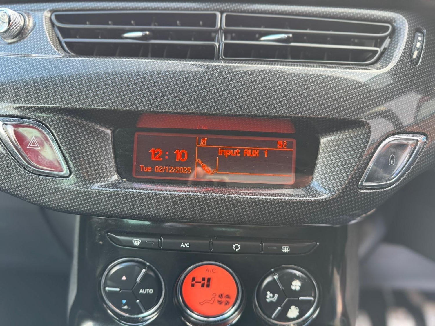 Used Citroen DS3 2014 for sale - 76801750: Photo 17