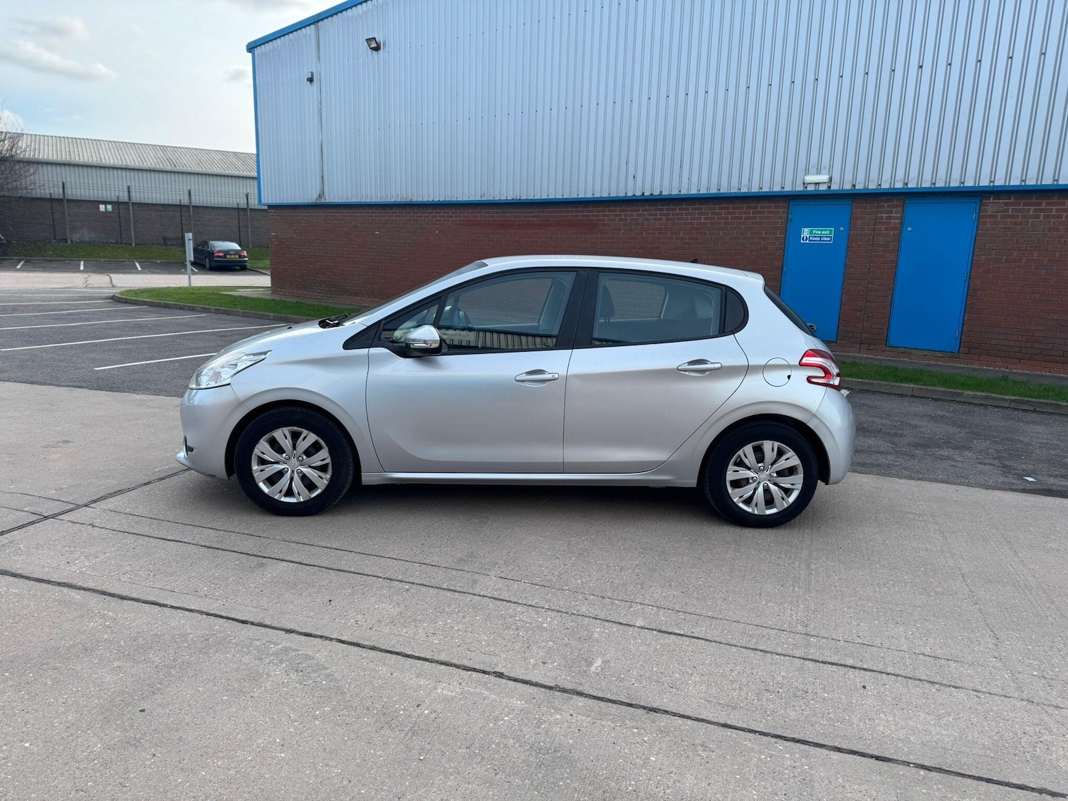 Used Peugeot 208 for sale - 77598658: Photo 4