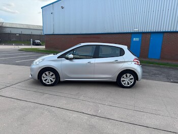 Used Peugeot 208 2013 for sale - 77598658: Photo