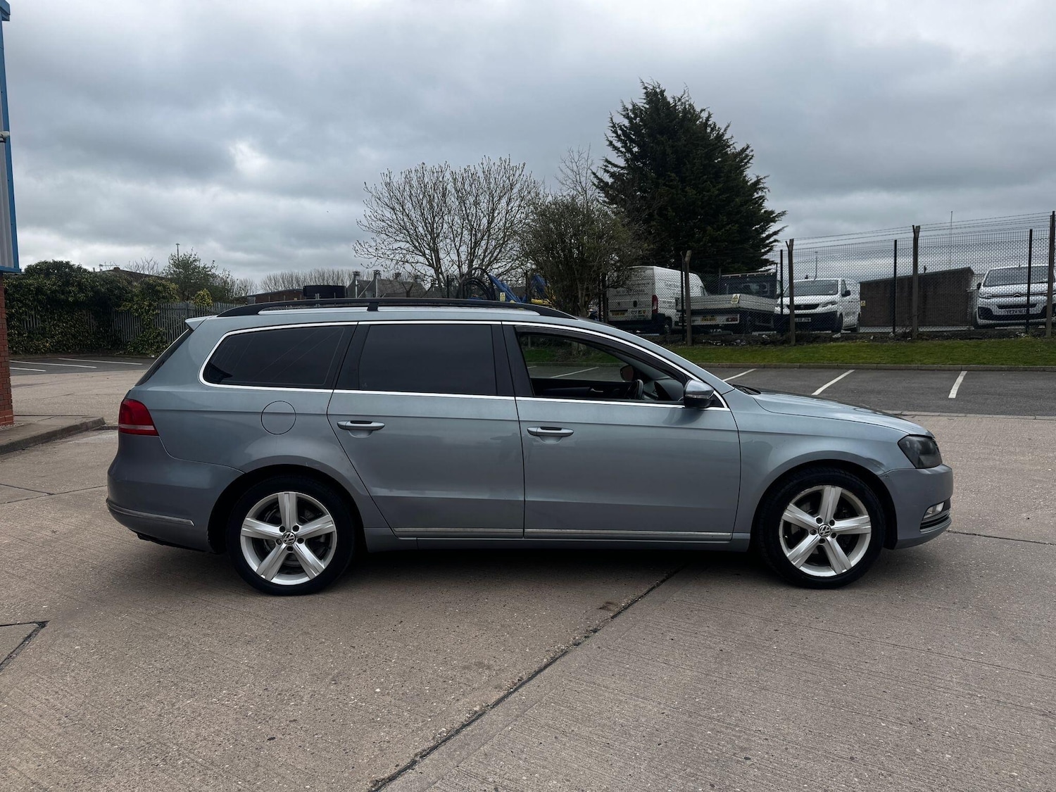 Used Volkswagen Passat 2011 for sale - 78128092: Photo 4