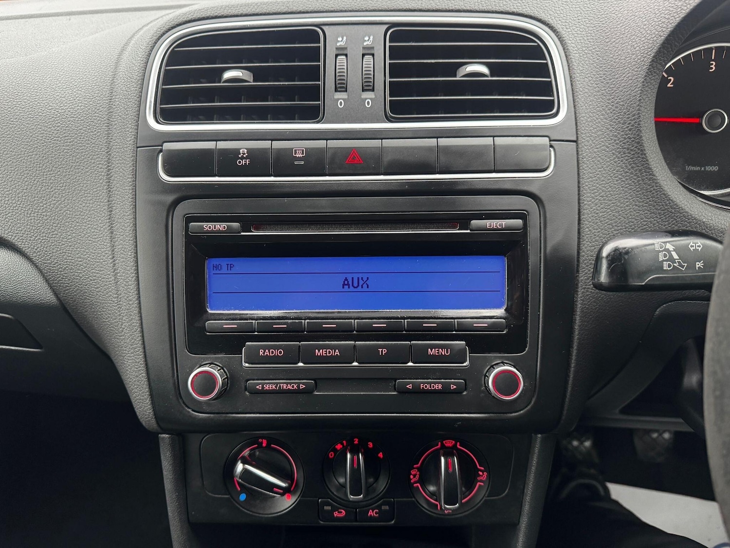 Used Volkswagen Polo 2011 for sale - 77291582: Photo 16