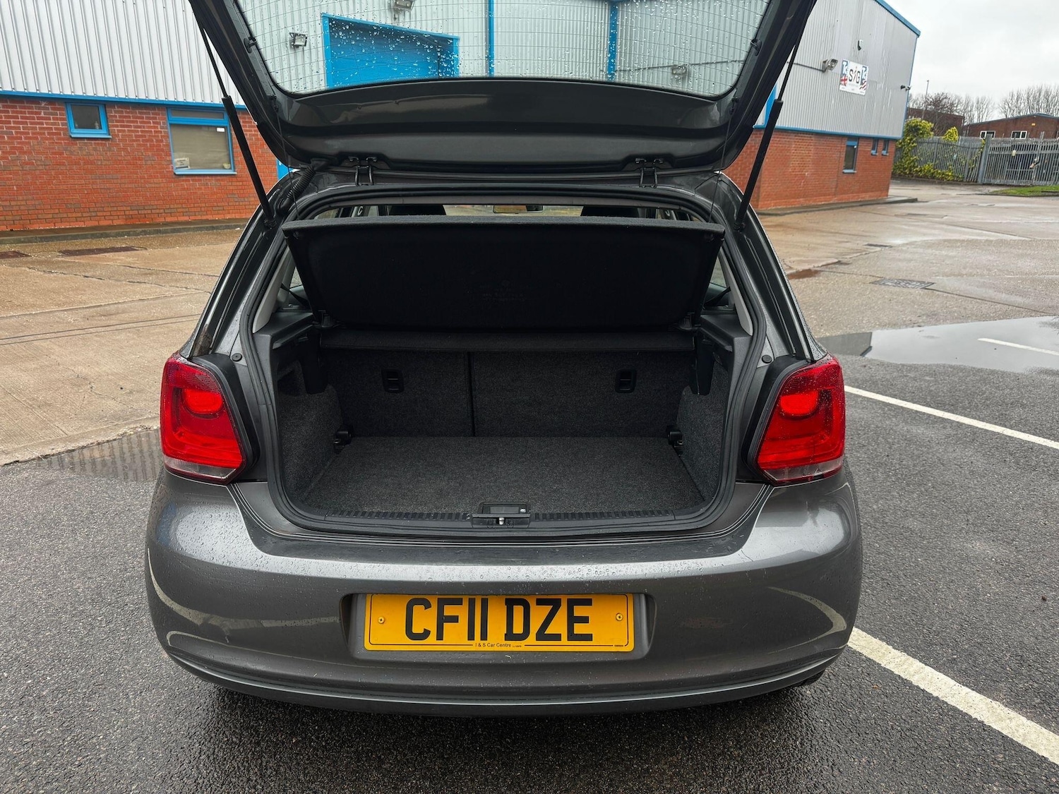 Used Volkswagen Polo 2011 for sale - 77291582: Photo 23